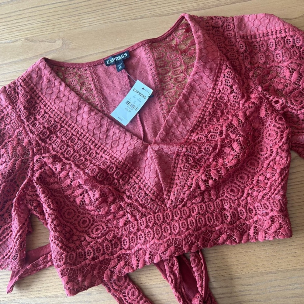 Express Lace Crop Top - Red